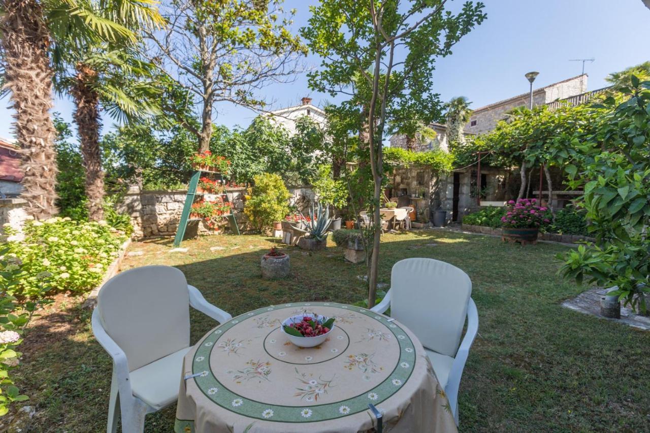 Anamarija Apartments Near The Beach And The Fantastic Adria Sea With Over 10 Small Islands Close By 푼타나 외부 사진