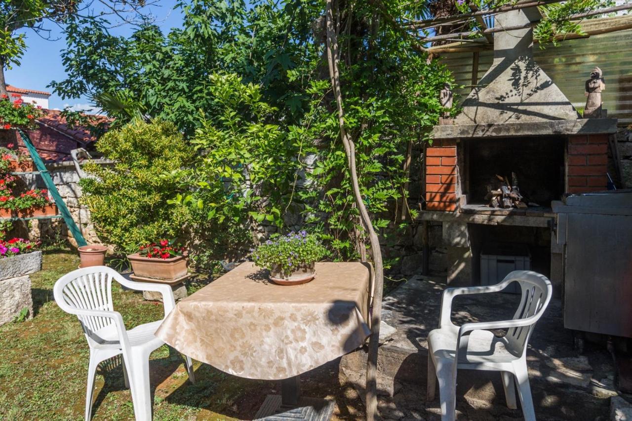 Anamarija Apartments Near The Beach And The Fantastic Adria Sea With Over 10 Small Islands Close By 푼타나 외부 사진