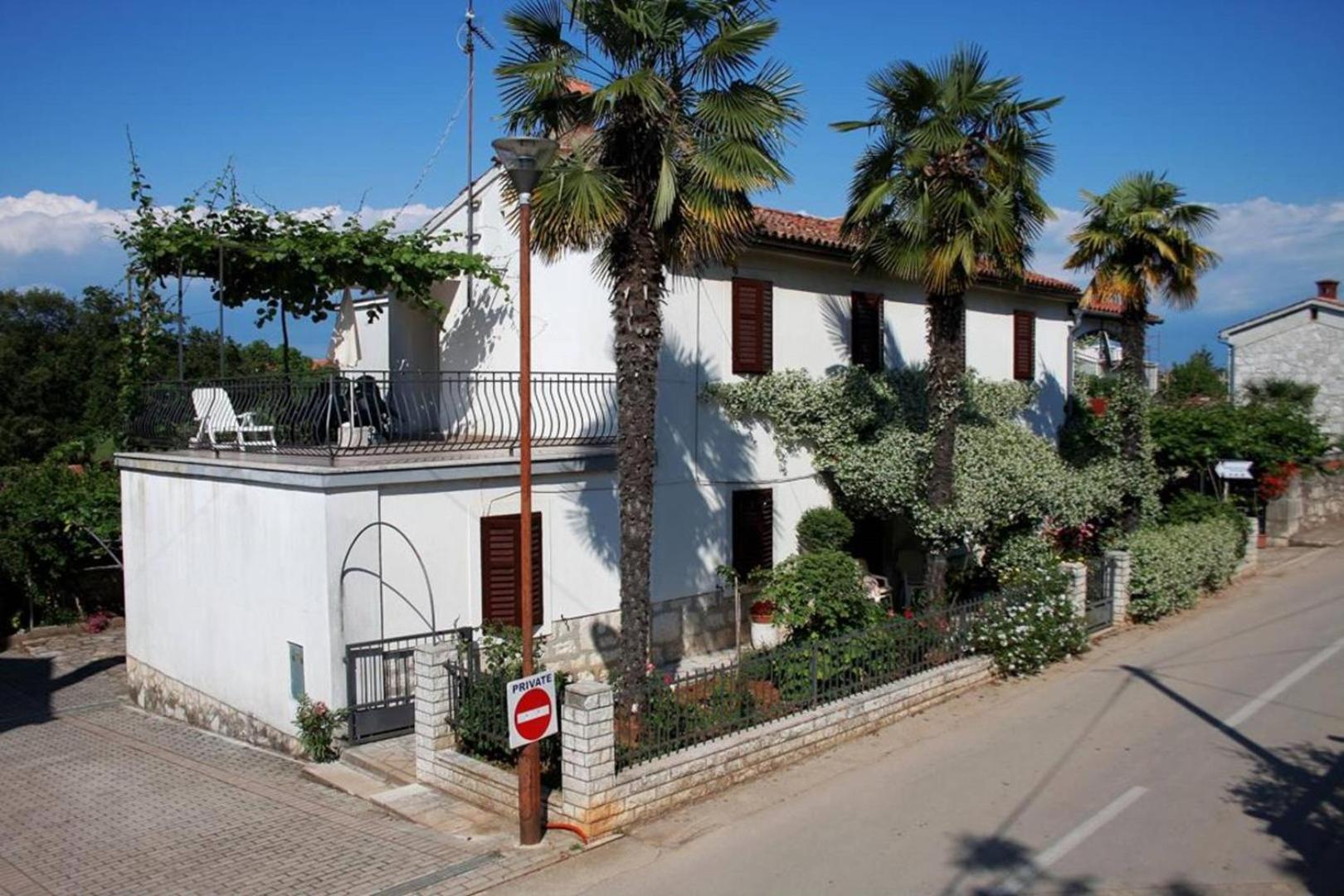 Anamarija Apartments Near The Beach And The Fantastic Adria Sea With Over 10 Small Islands Close By 푼타나 외부 사진