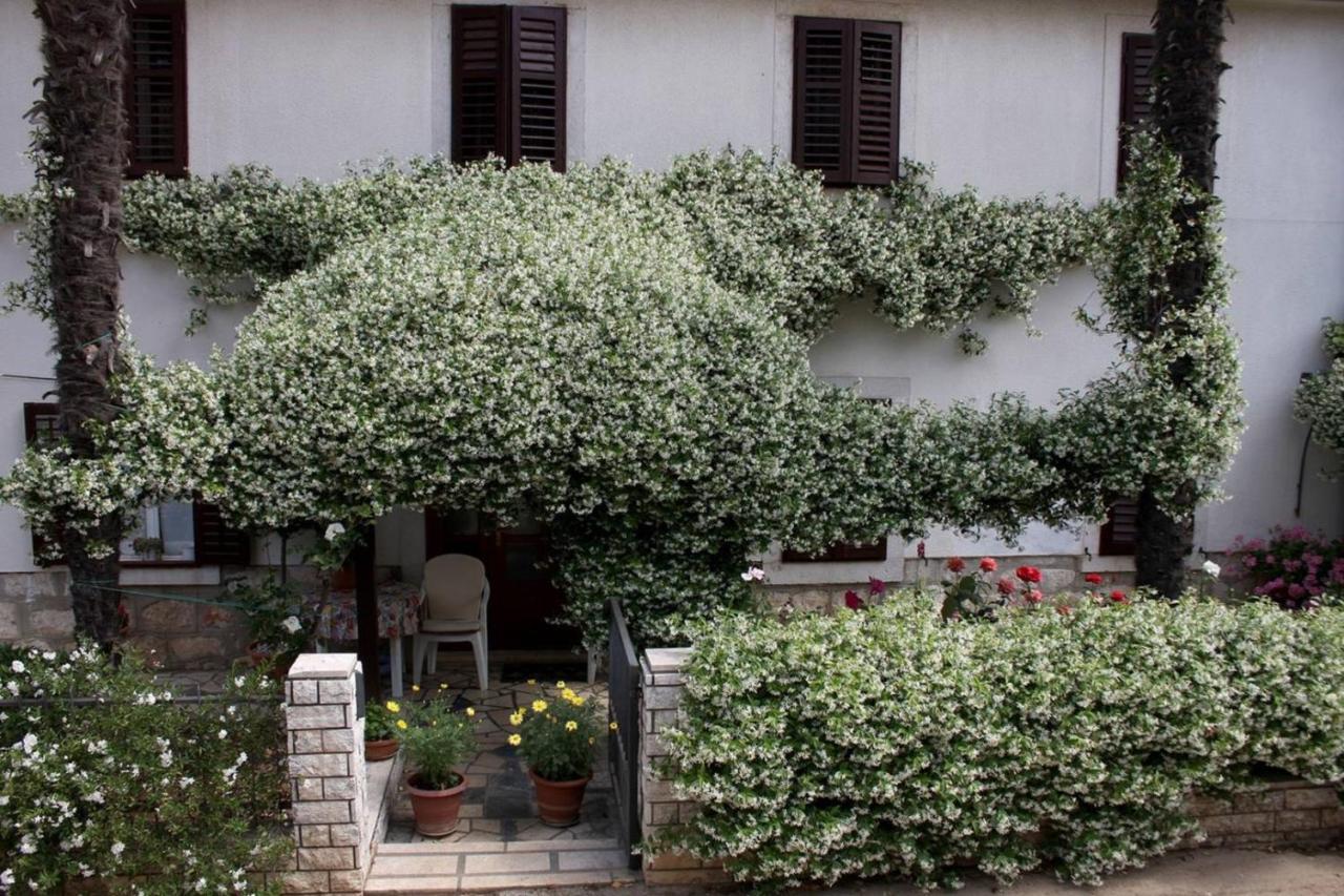 Anamarija Apartments Near The Beach And The Fantastic Adria Sea With Over 10 Small Islands Close By 푼타나 외부 사진